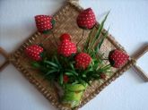 Enfeite de Parede - Peneira com Flores de Morango(VERMELHO)